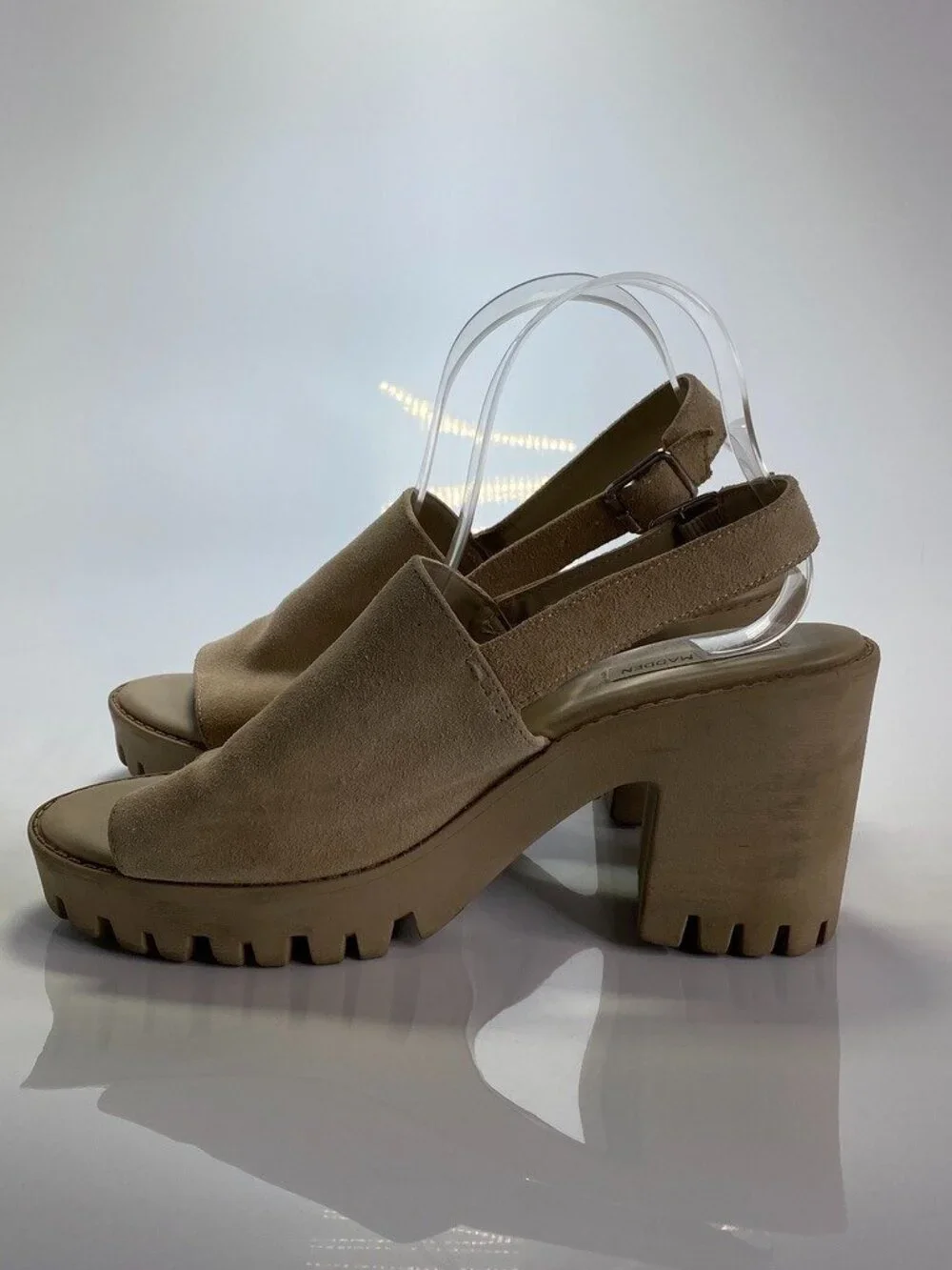 Steve Madden Women's Sunnyside Sand Suede Heeled Sandal Sz 10